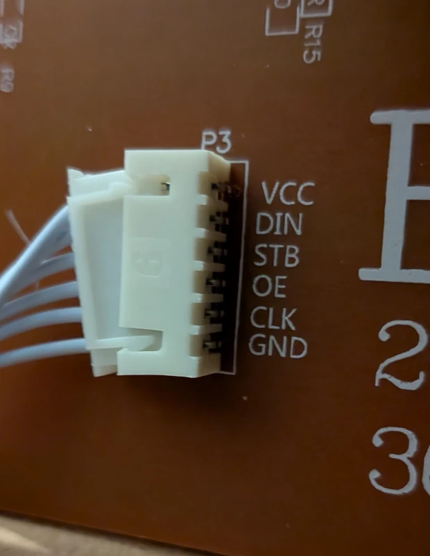 Screen signal ribbon connector